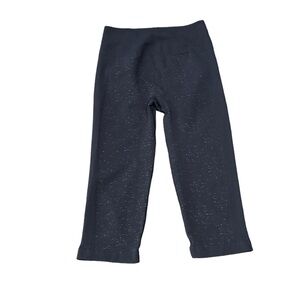 Lululemon free to flow crop pants size 4